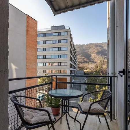 Bagebi Views - Spacious Apartment With City Views Tbilisi Exterior photo